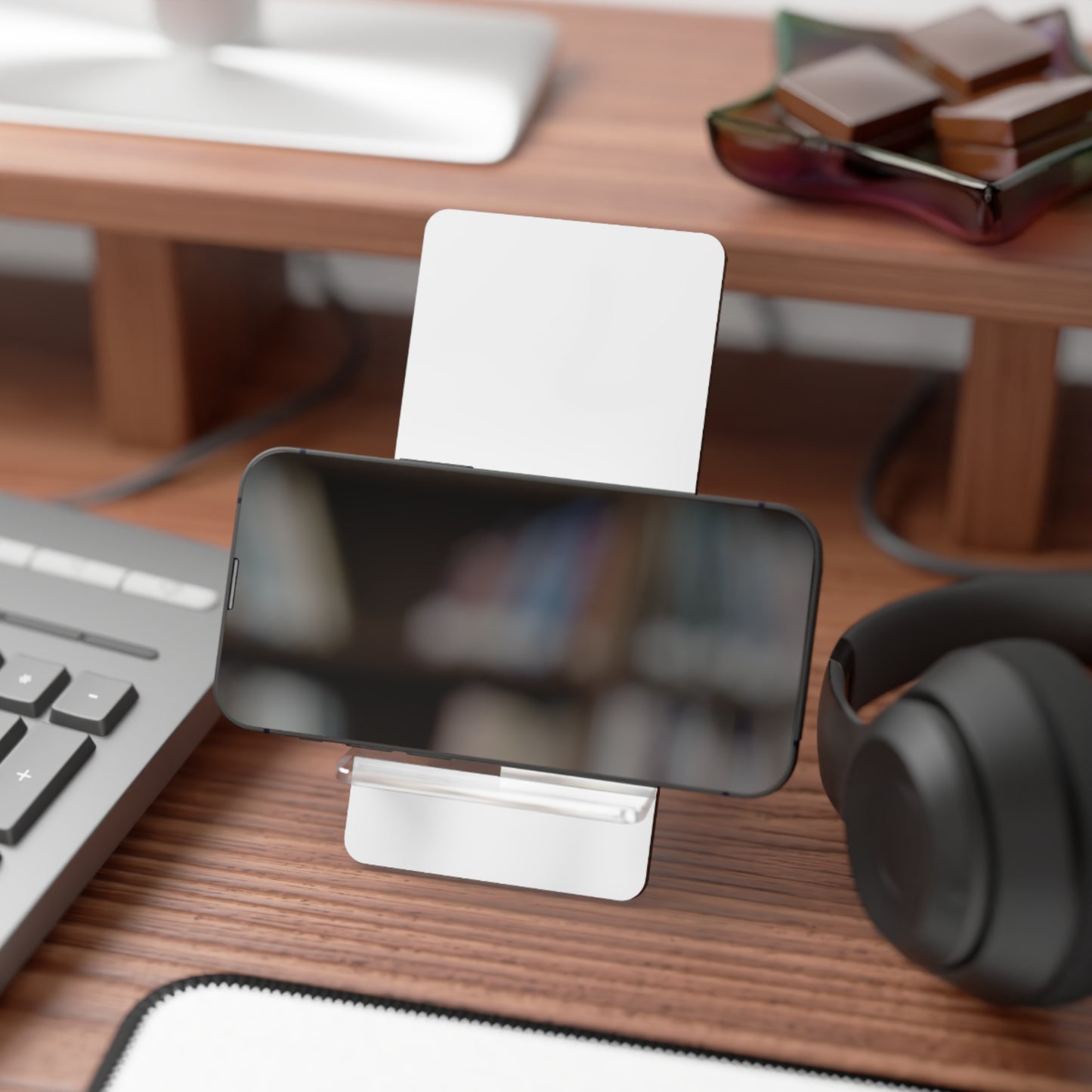 Mobile Display Stand for Smartphones - Pump Engines